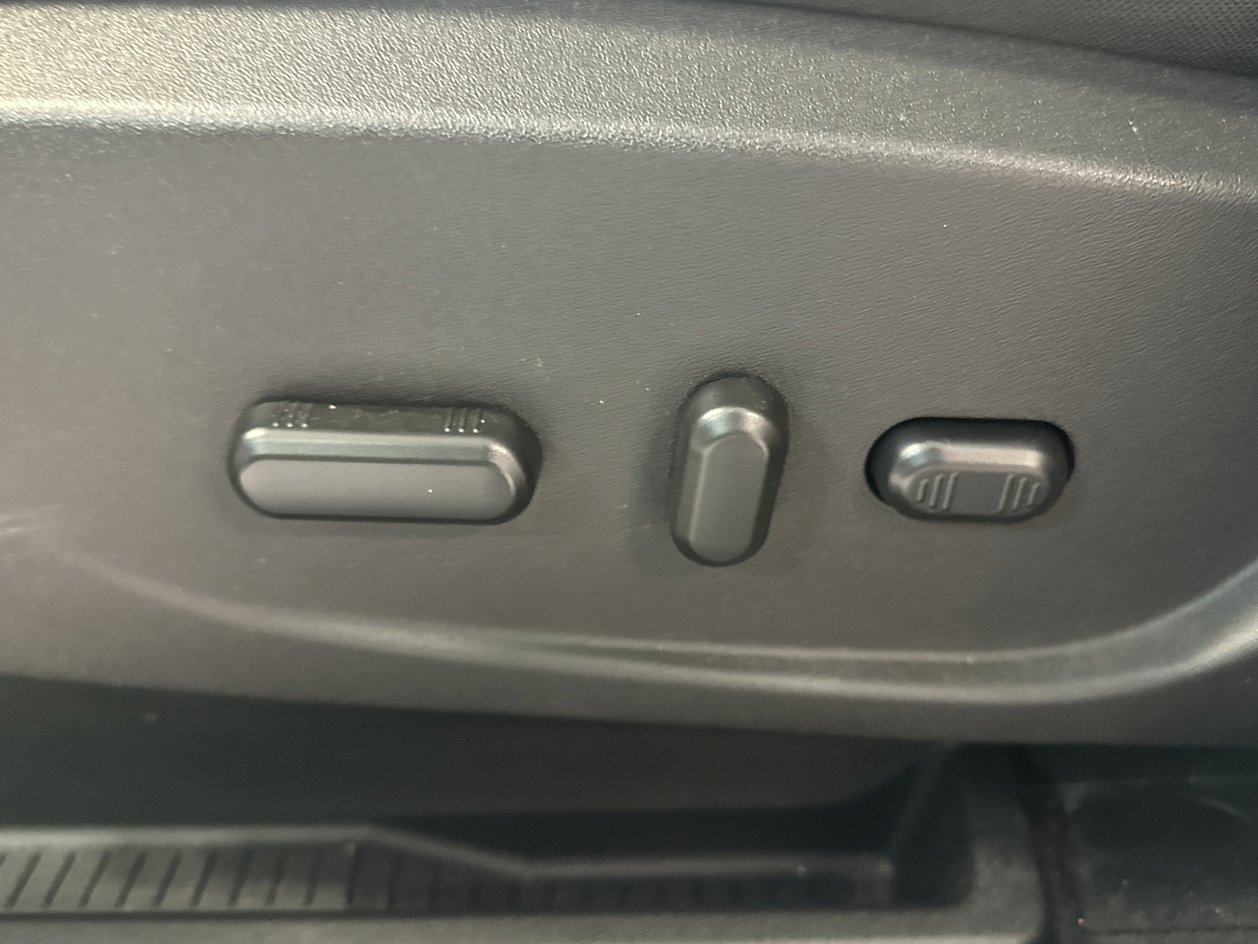 Used 2018 Ford C-MAX SE w/ Cold Weather Package image 19