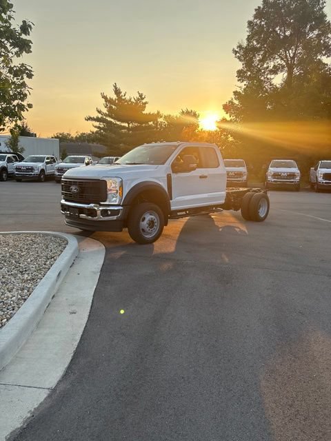New 2027 Ford F550 4x4 Supercab Super Duty w/ XL Chrome Package image 10