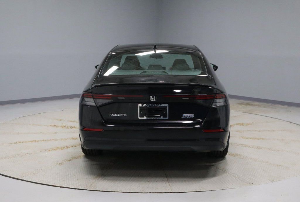 Used 2024 Honda Accord Sport image 9