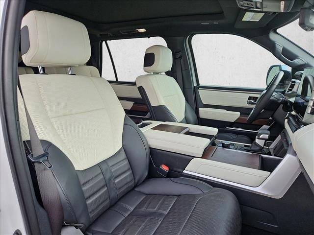 Used 2023 Toyota Sequoia Capstone AWD/4WD image 23