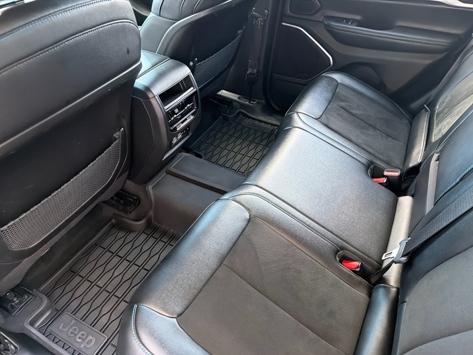 Used 2023 Jeep Grand Cherokee Trailhawk w/ Advanced Protech Group II AWD/4WD image 14
