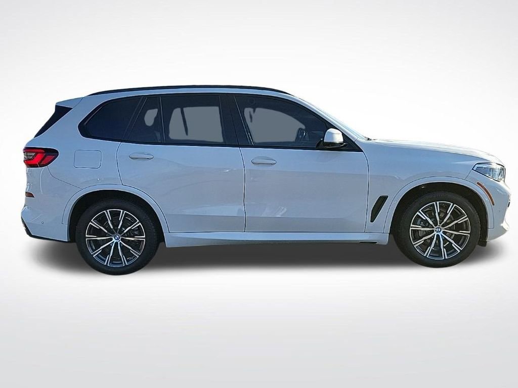 Used 2022 BMW X5 xDrive40i w/ M Sport Package image 5