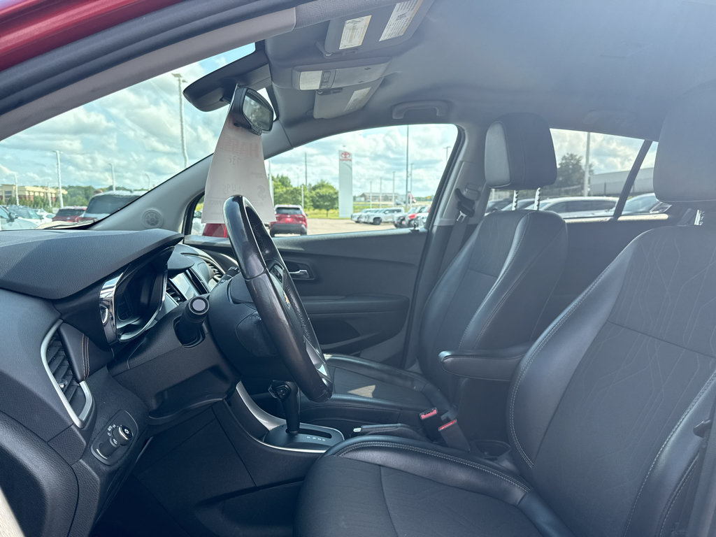 Used 2020 Chevrolet Trax LT w/ Driver Confidence Package FWD image 10