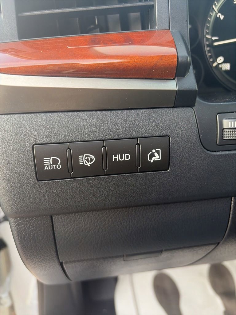 Used 2021 Lexus LX 570 4WD w/ Luxury Package image 15