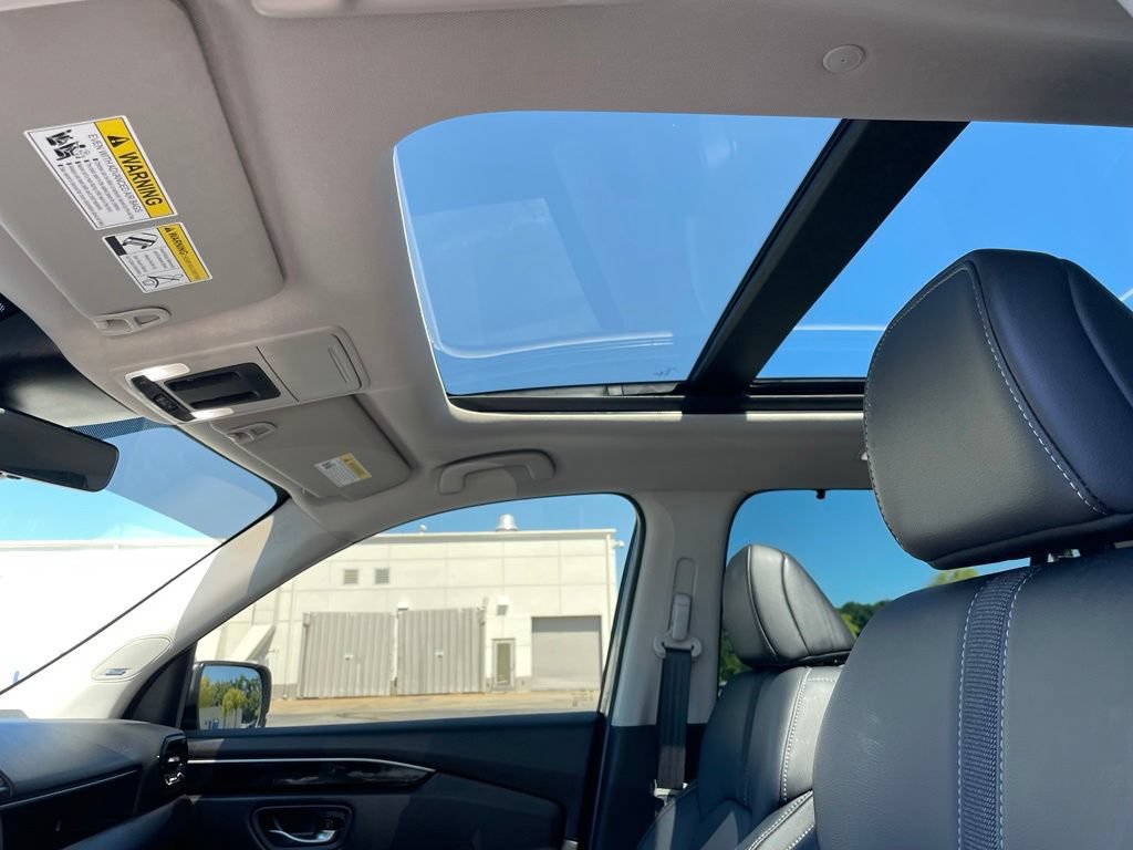 Certified 2025 Honda Pilot Touring image 29
