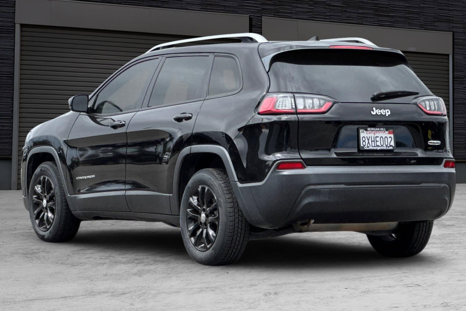 Used 2021 Jeep Cherokee Latitude FWD image 6