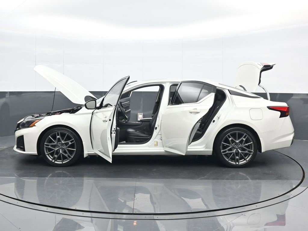 Used 2023 Nissan Altima 2.0 SR image 27
