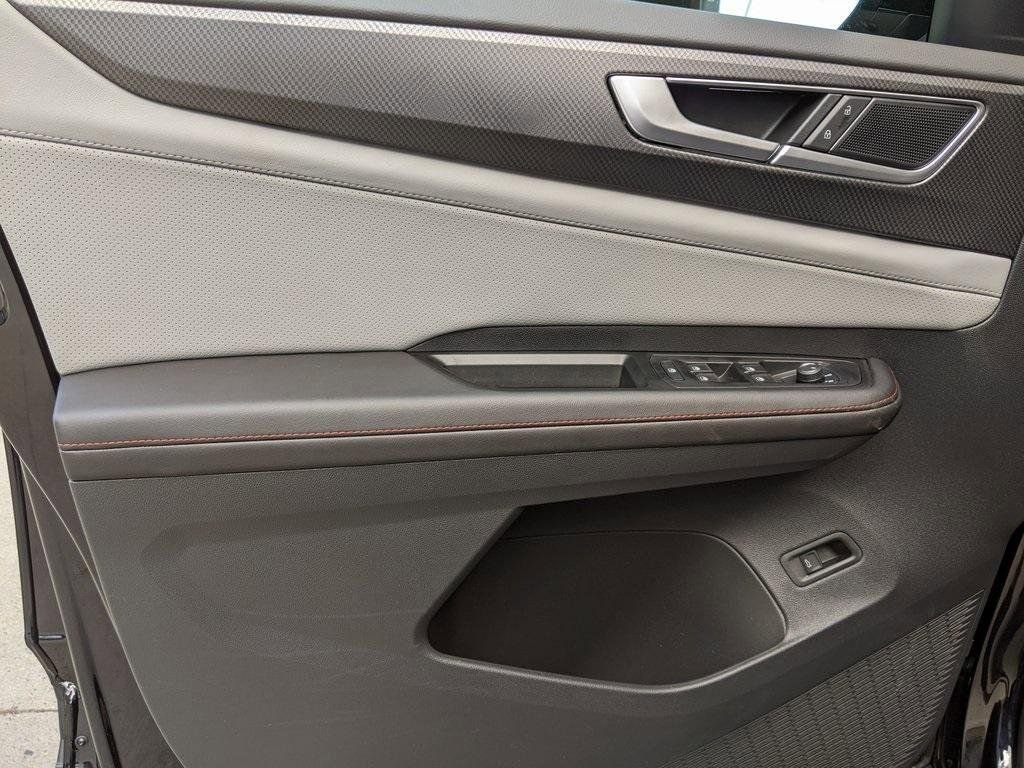 New 2026 Volkswagen Atlas Peak Edition image 9