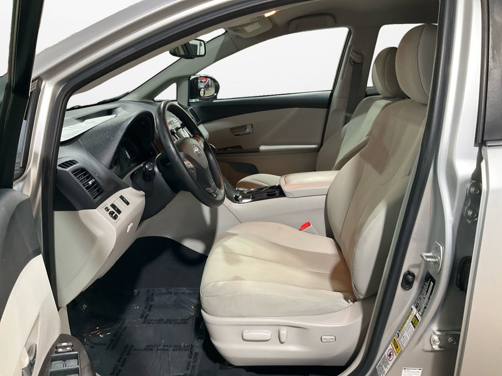 Used 2010 Toyota Venza AWD image 9