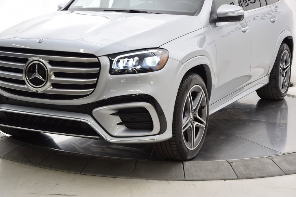 Used 2025 Mercedes-Benz GLS 450 4MATIC image 11