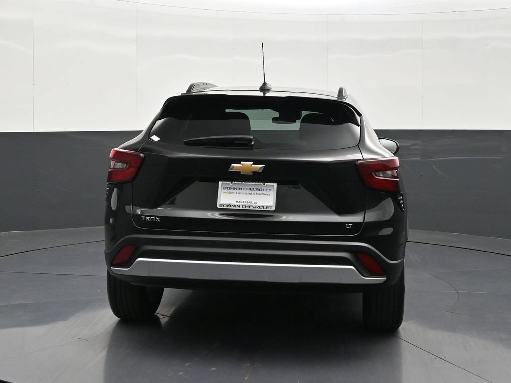 Certified 2026 Chevrolet Trax LT FWD image 4