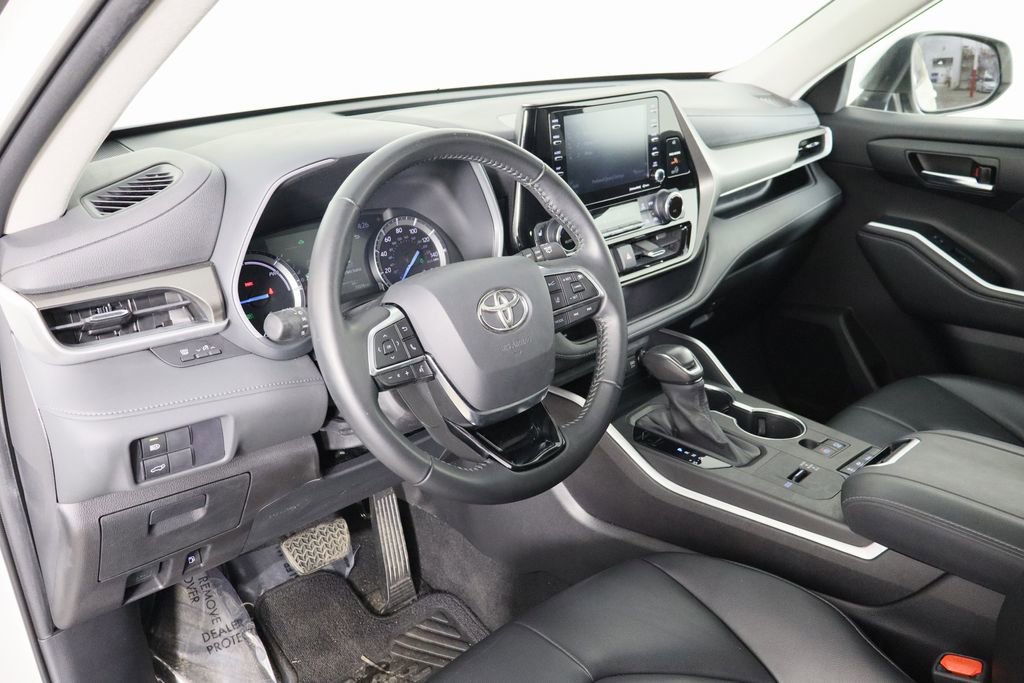 Used 2021 Toyota Highlander XLE image 26