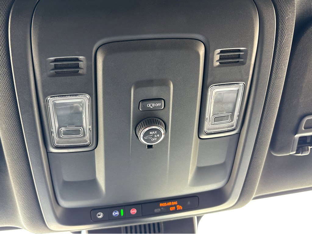 Certified 2025 Chevrolet Suburban LT AWD/4WD image 28