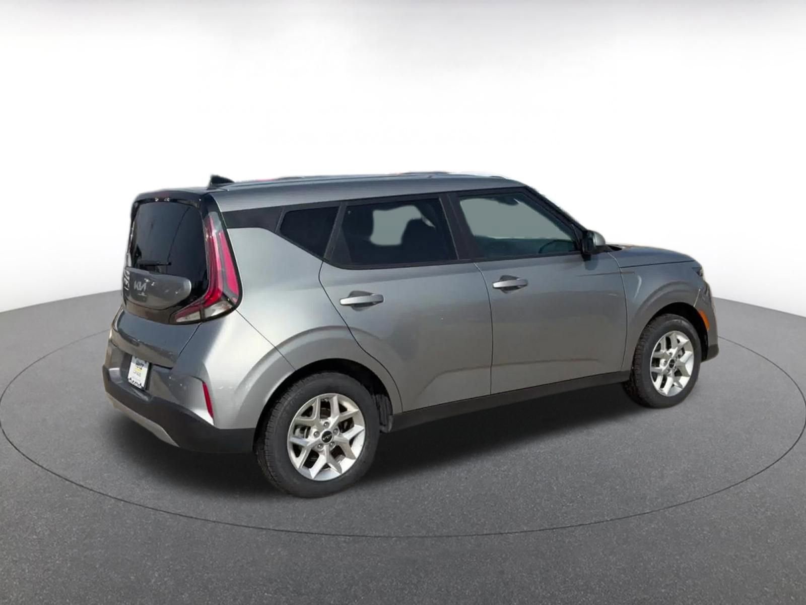 Used 2025 Kia Soul LX w/ LX Technology Package FWD image 14