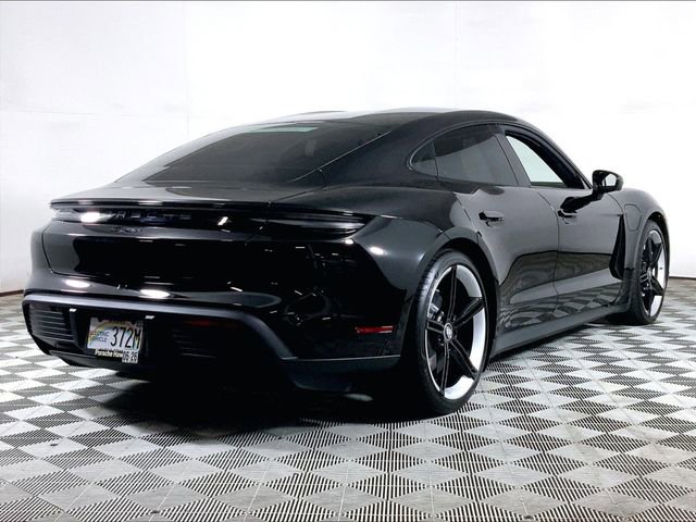 Used 2022 Porsche Taycan image 9