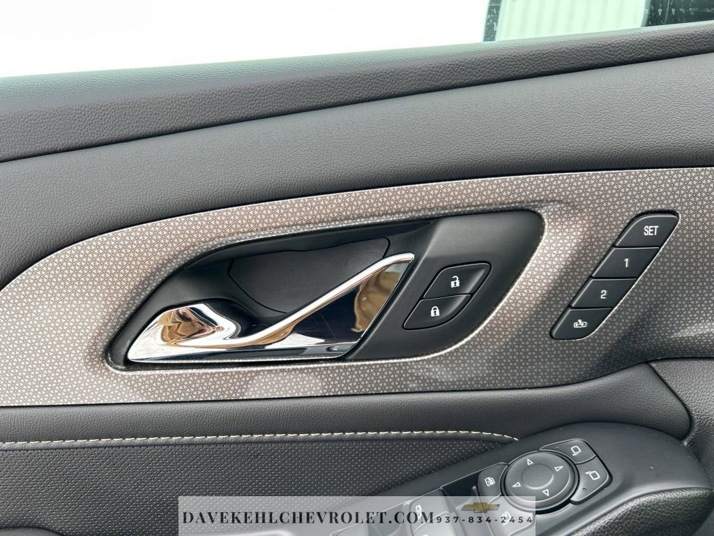 Used 2022 Chevrolet Traverse Premier w/ Redline Edition image 9