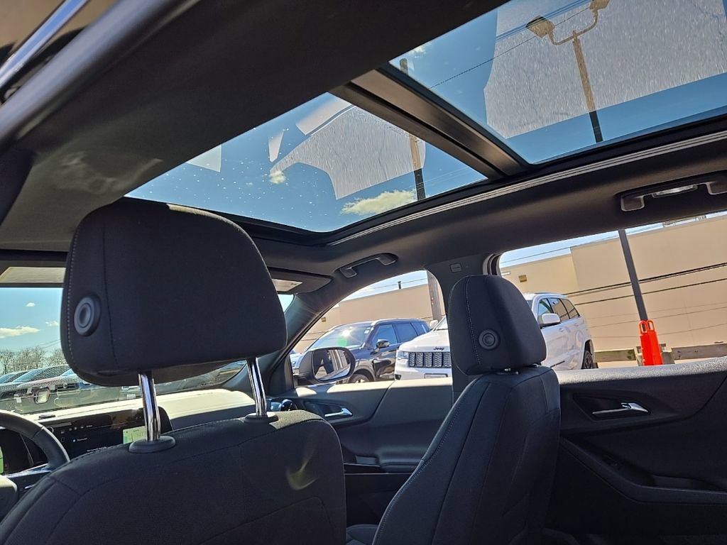 Used 2025 Chevrolet Equinox LT image 17