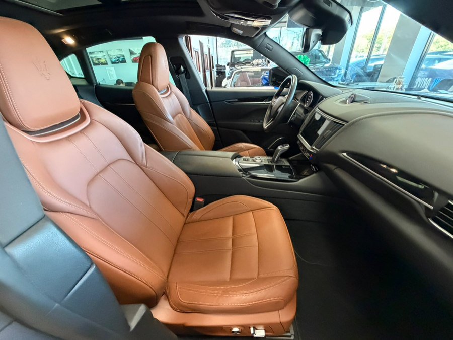 Used 2023 Maserati Levante GT AWD/4WD image 52