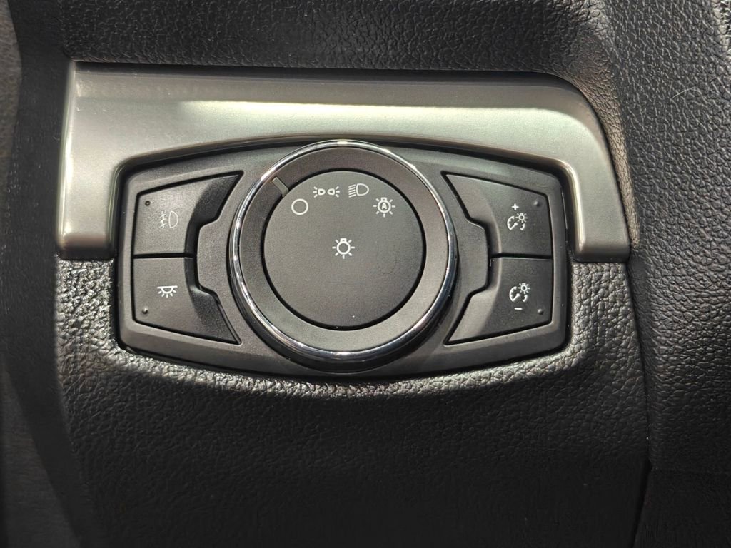 Used 2018 Ford Explorer XLT w/ XLT Appearance Package image 51