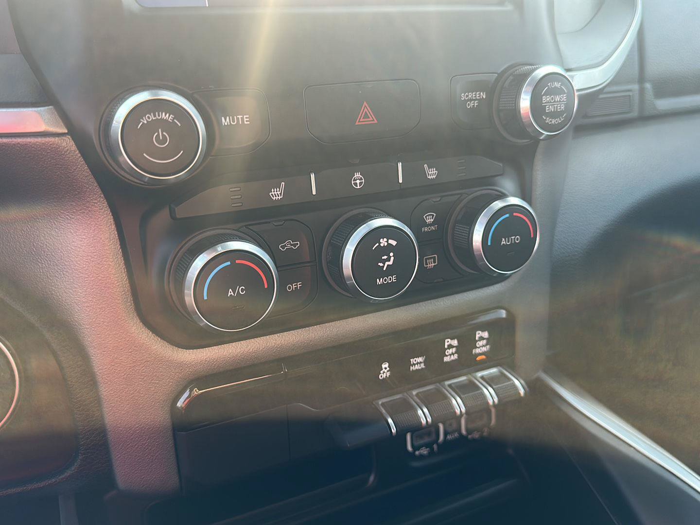 Used 2022 RAM 1500 Big Horn AWD/4WD image 19