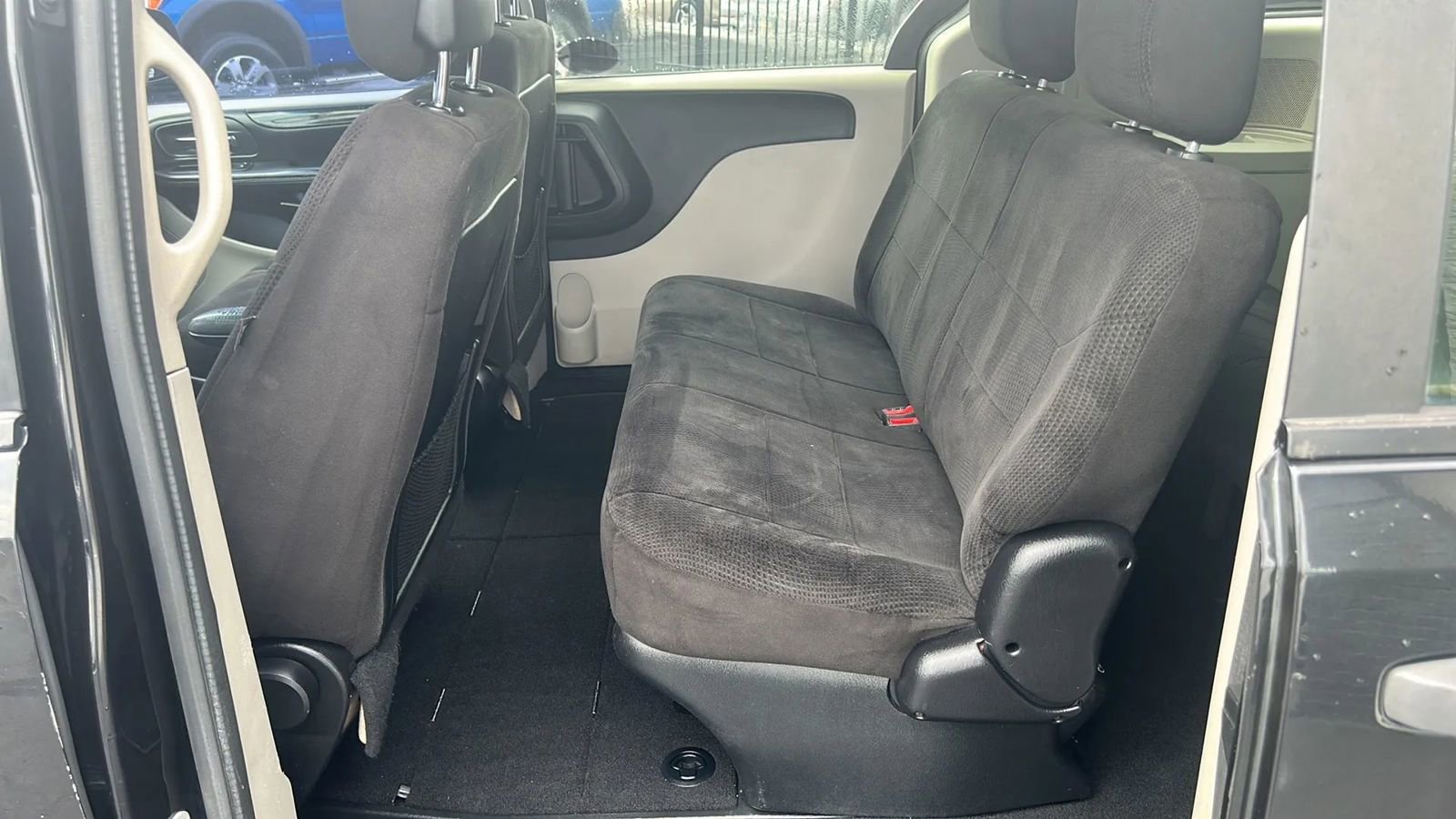 Used 2014 Dodge Grand Caravan American Value Package FWD image 46