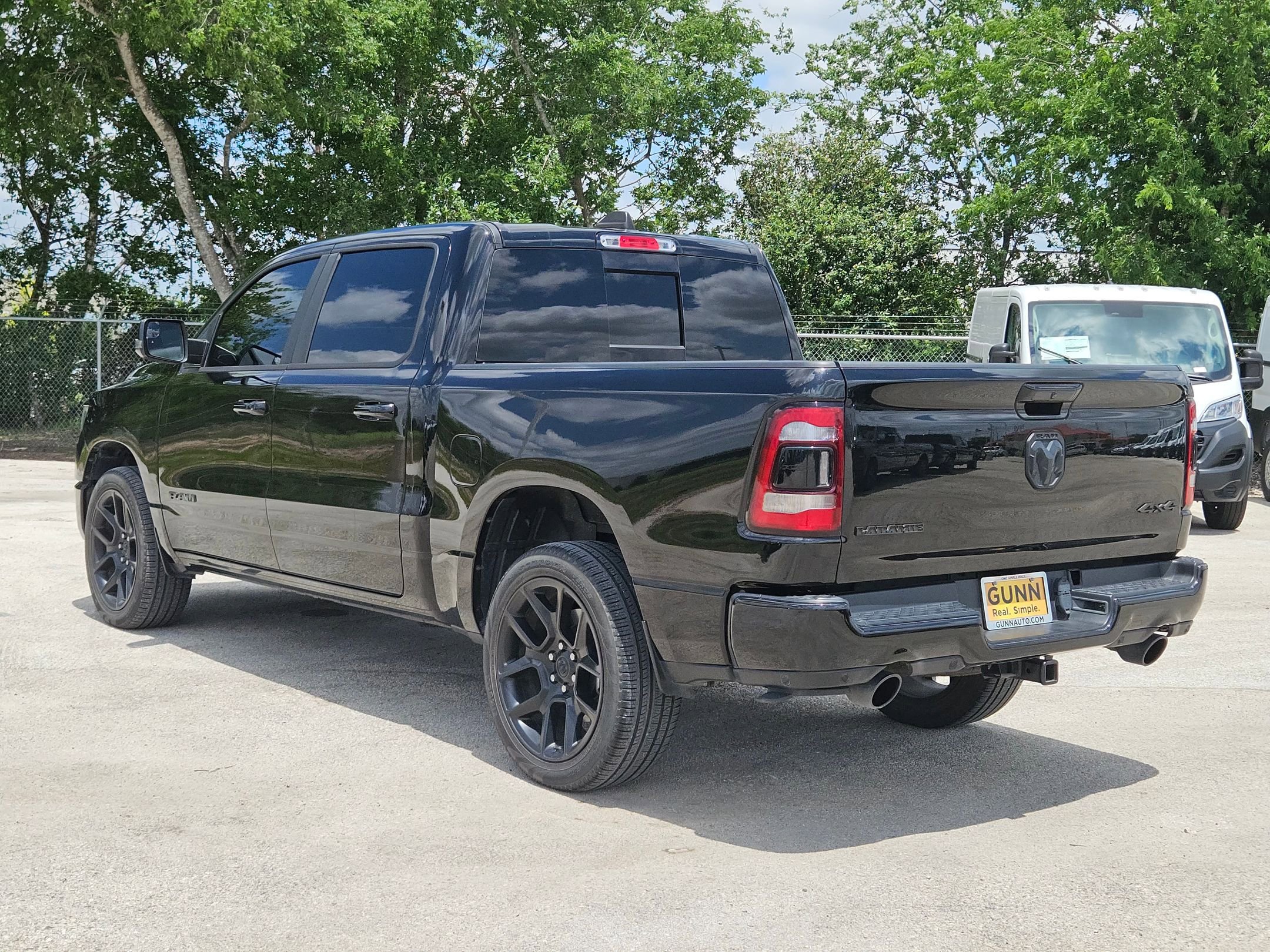 Used 2024 RAM 1500 Laramie AWD/4WD image 5