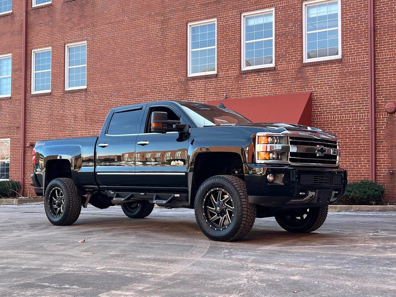 Used 2018 Chevrolet Silverado 2500 High Country w/ Duramax Plus Package image 2