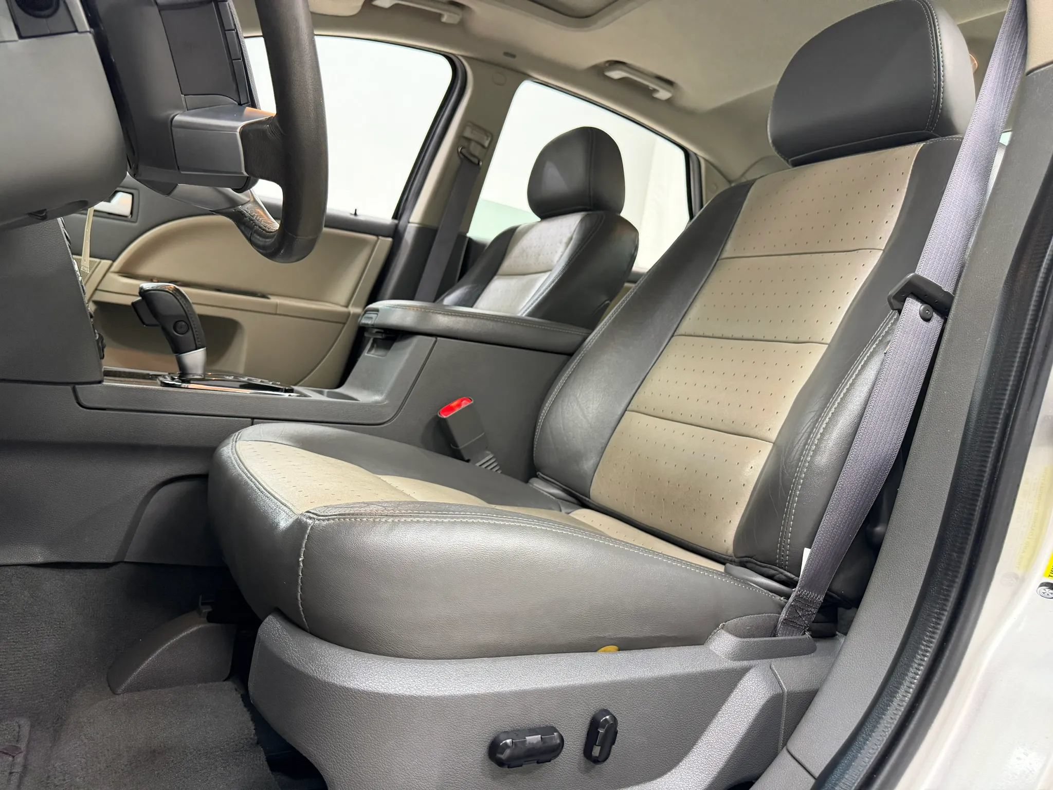 Used 2008 Mercury Sable Premier AWD/4WD image 14