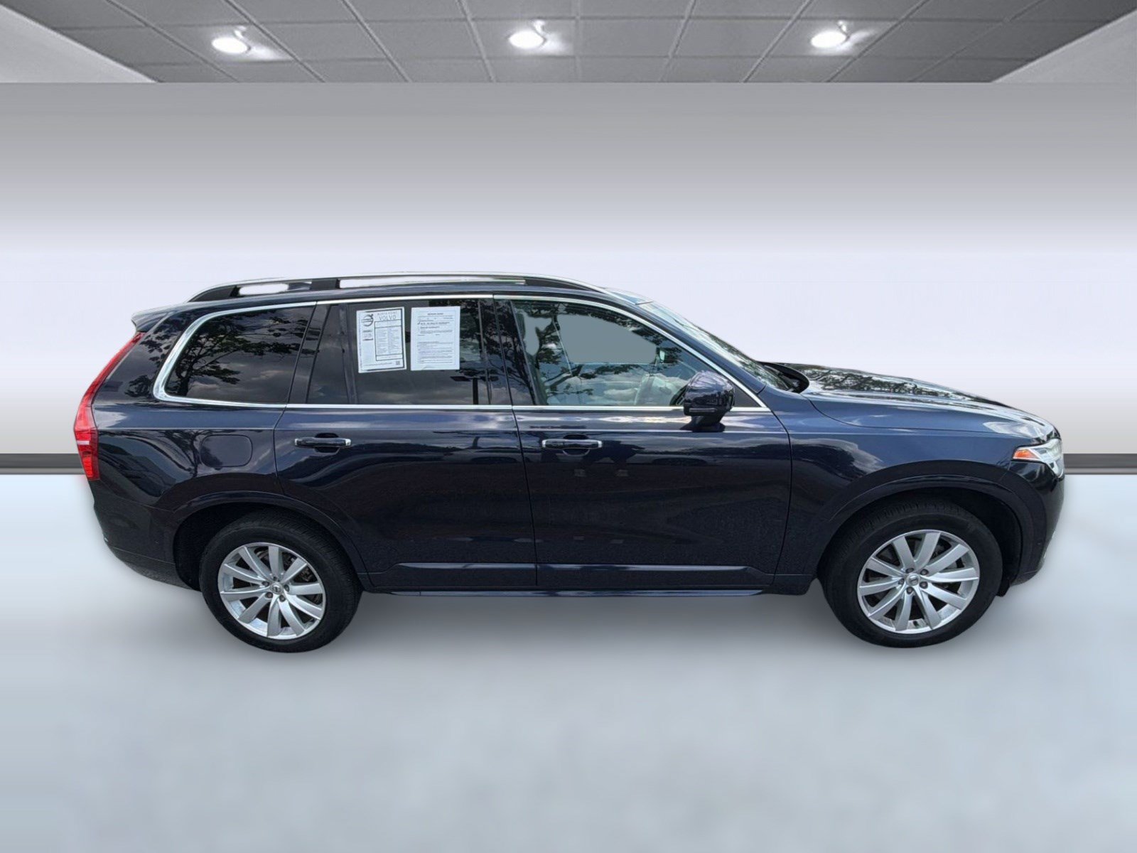 Used 2017 Volvo XC90 T6 Momentum w/ Vision Package AWD/4WD image 8