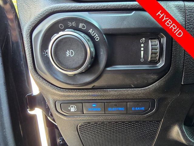 Used 2023 Jeep Wrangler Unlimited w/ Cold Weather Group AWD/4WD image 10