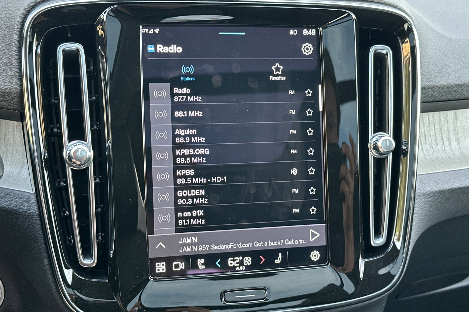 New 2025 Volvo XC40 B5 Plus w/ Climate Package image 21