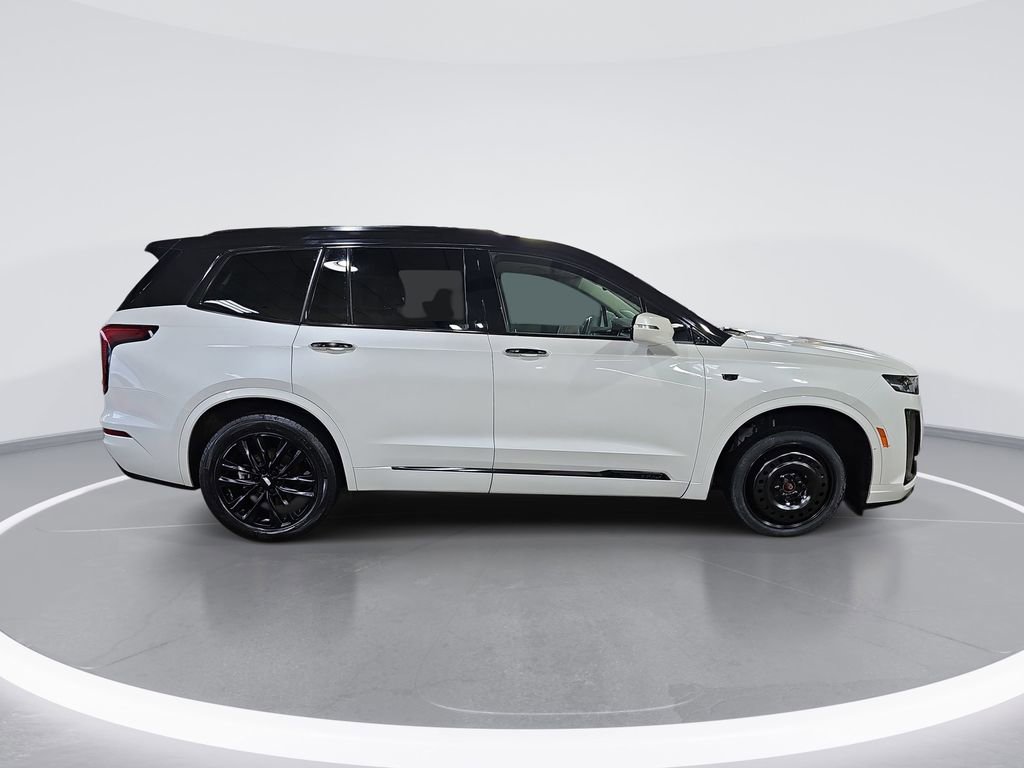 Certified 2021 Cadillac XT6 Premium Luxury w/ LPO, ONYX Package image 2