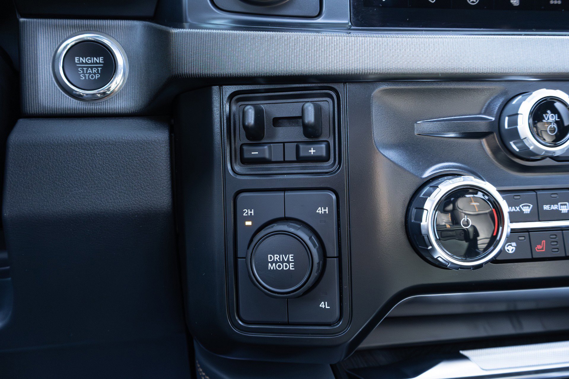 Used 2024 Ford F450 Platinum AWD/4WD image 65