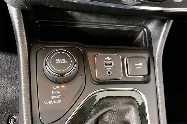 Used 2019 Jeep Cherokee Latitude Plus image 16