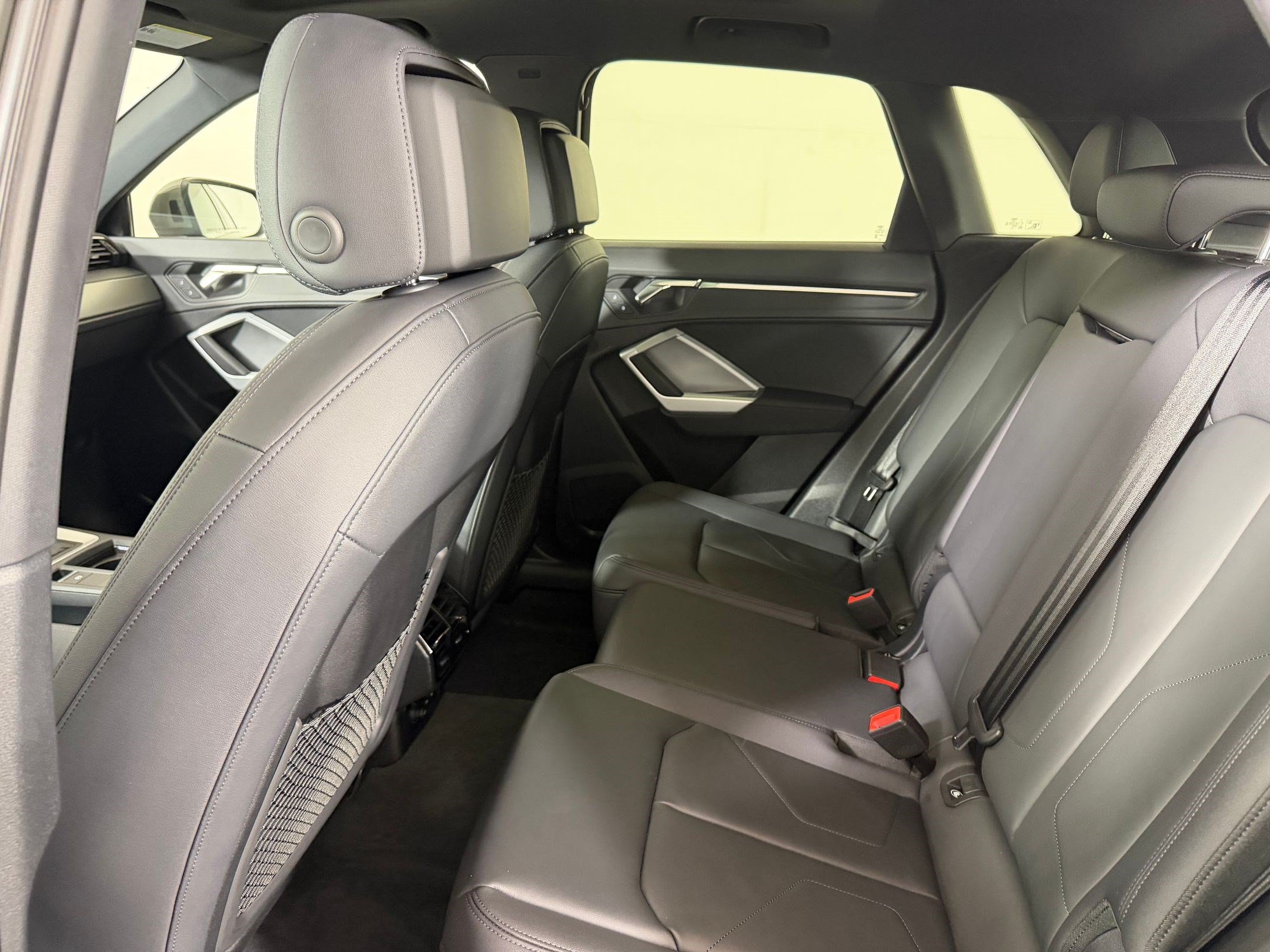 Certified 2025 Audi Q3 2.0T Premium w/ Convenience Package AWD/4WD image 15