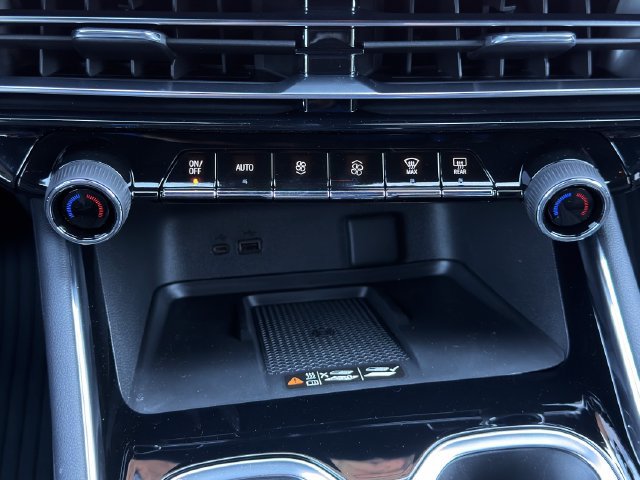 New 2027 Chevrolet Traverse LT w/ Driver Confidence Package FWD image 15