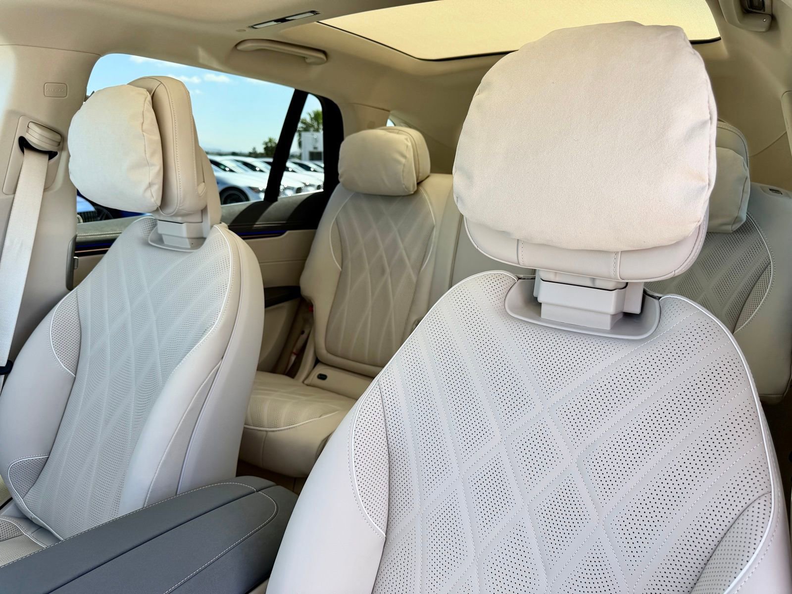 New 2026 Mercedes-Benz EQS 550 4MATIC SUV image 19