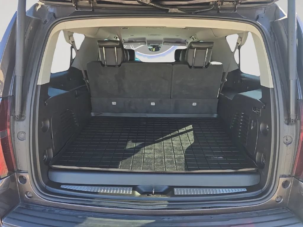 Used 2016 Chevrolet Suburban LT w/ Luxury Package AWD/4WD image 18
