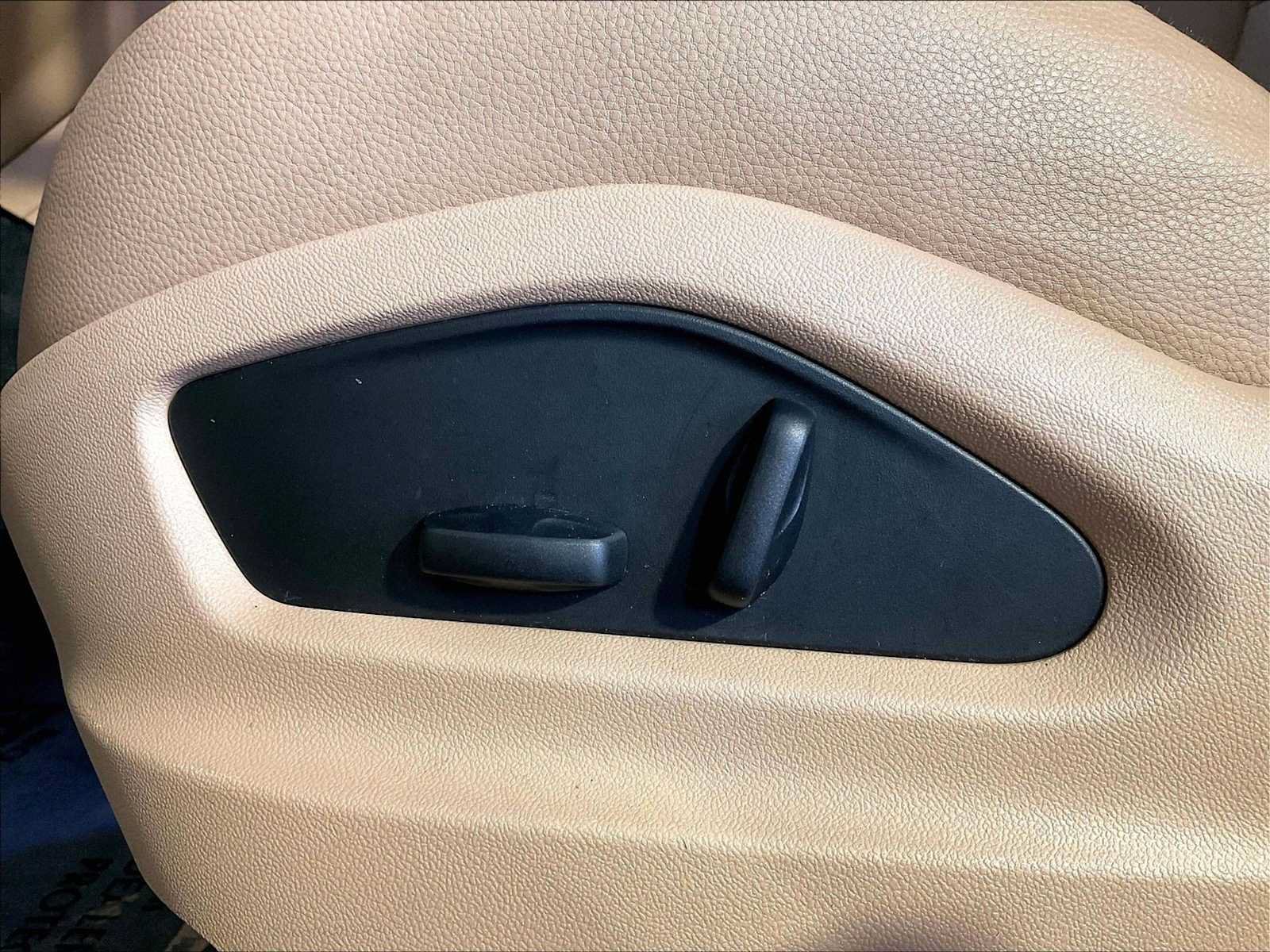 Certified 2022 Porsche Cayenne AWD/4WD image 38