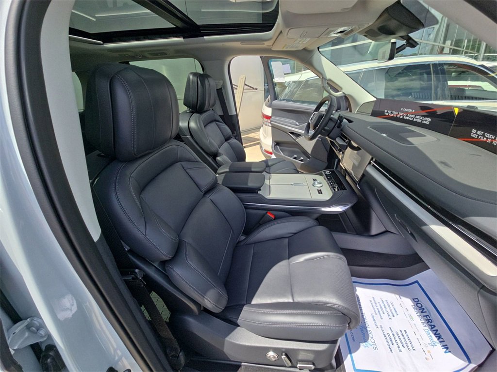 New 2025 Lincoln Navigator L Reserve image 26
