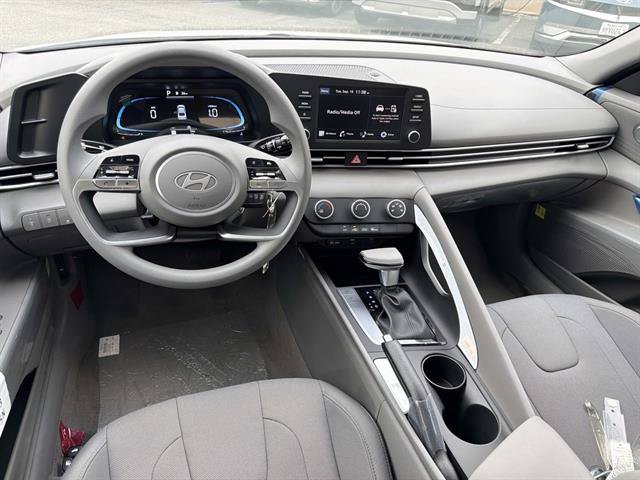 New 2026 Hyundai Elantra SE FWD image 7