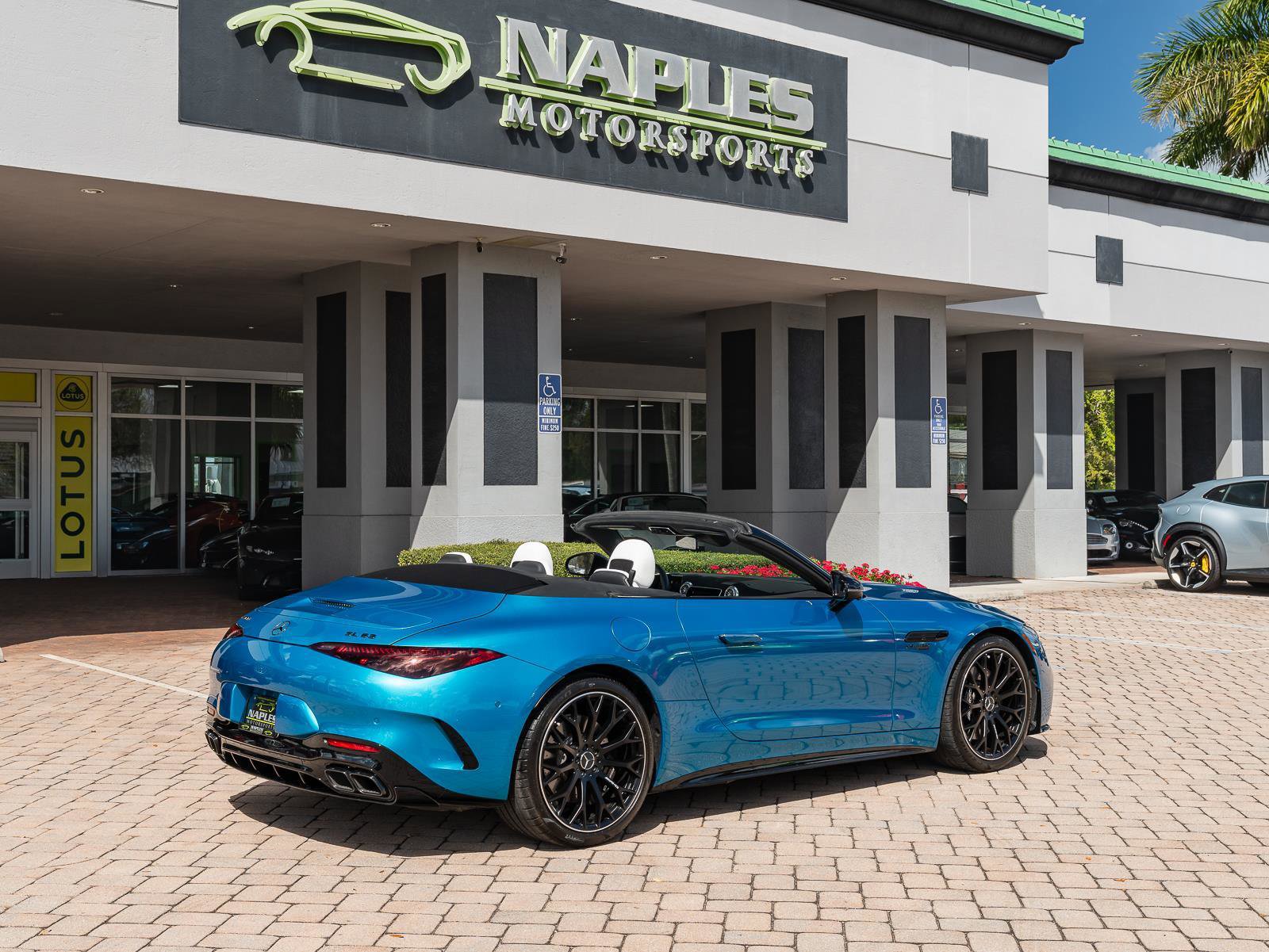 Used 2024 Mercedes-Benz SL 63 AMG 4MATIC image 19