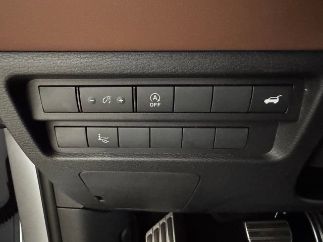 New 2026 Mitsubishi Outlander SEL FWD image 10