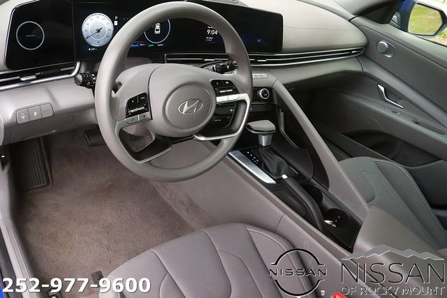Used 2024 Hyundai Elantra SEL FWD image 11