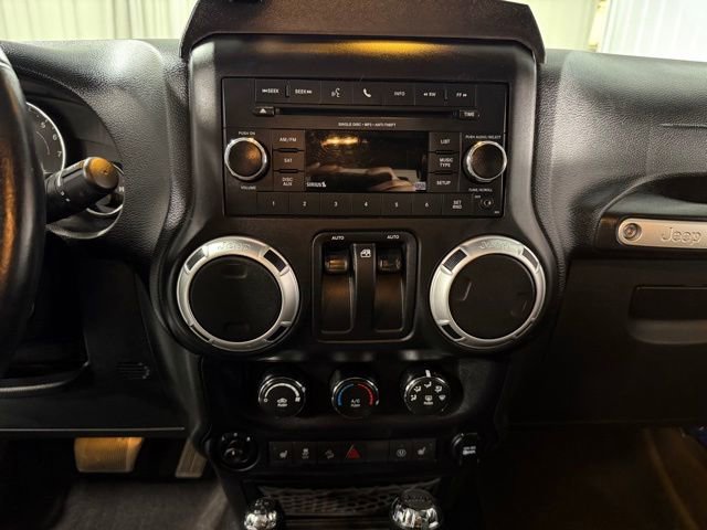 Used 2015 Jeep Wrangler Sport image 12