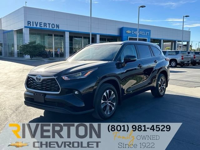 Used 2024 Toyota Highlander XLE AWD/4WD video 1