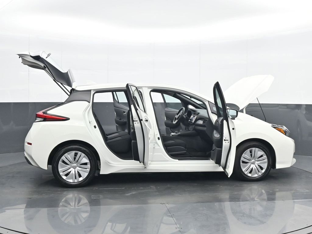 Used 2023 Nissan Leaf S image 26