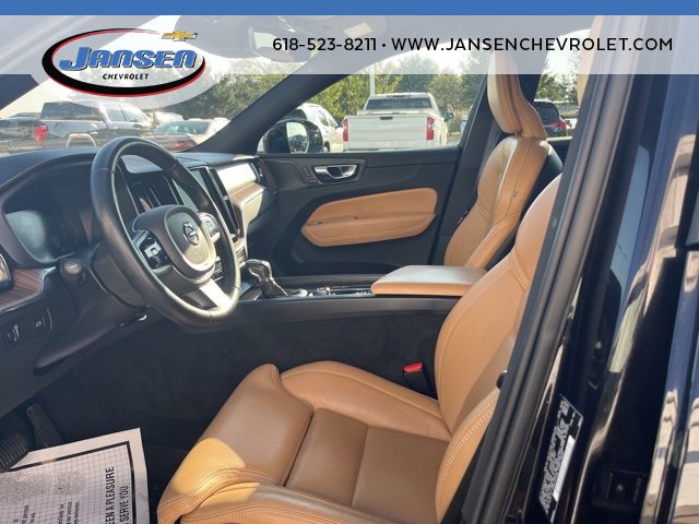 Used 2021 Volvo XC60 T5 Inscription w/ Advanced Package image 12