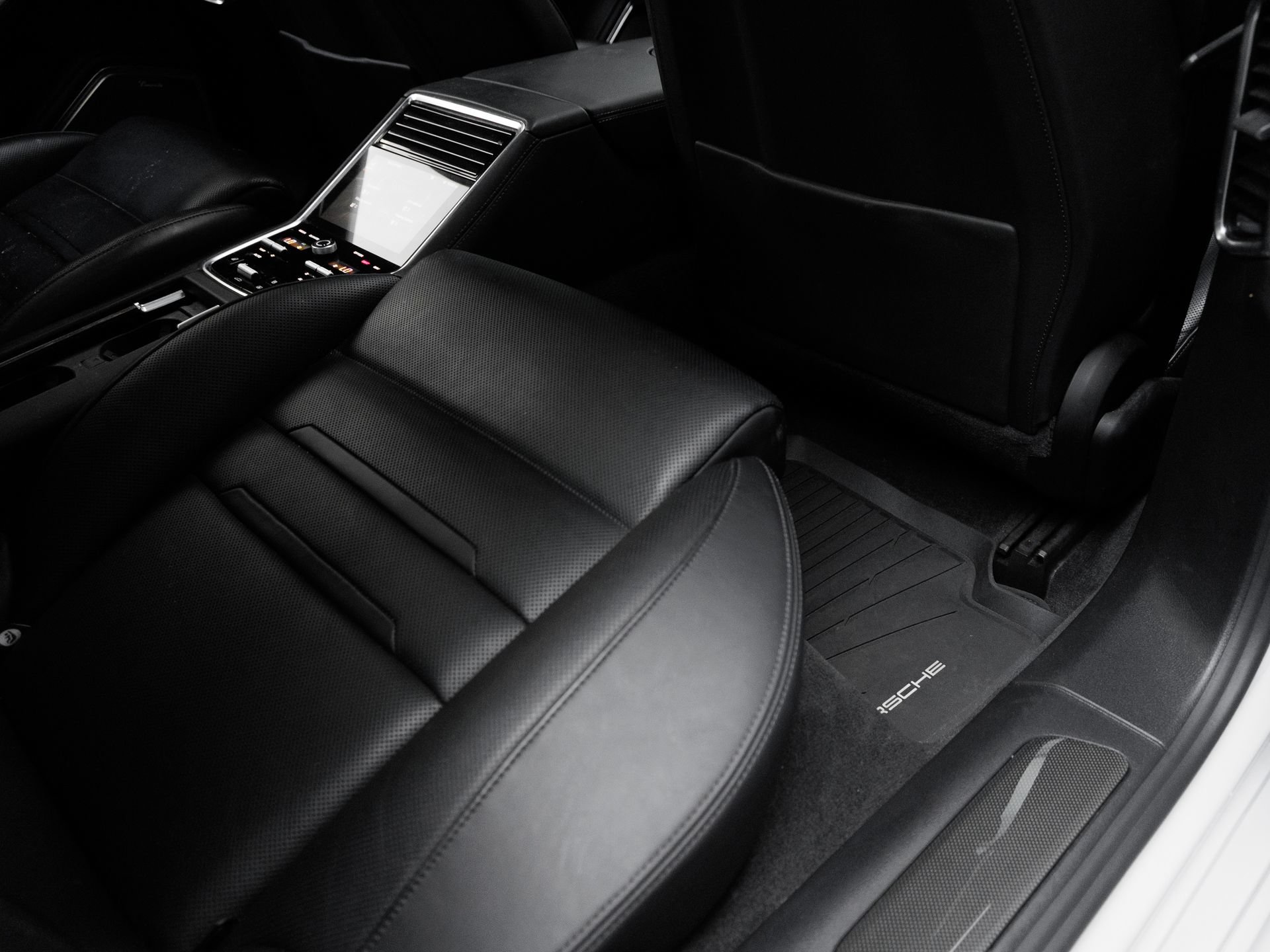 Certified 2018 Porsche Panamera Turbo S AWD/4WD image 33
