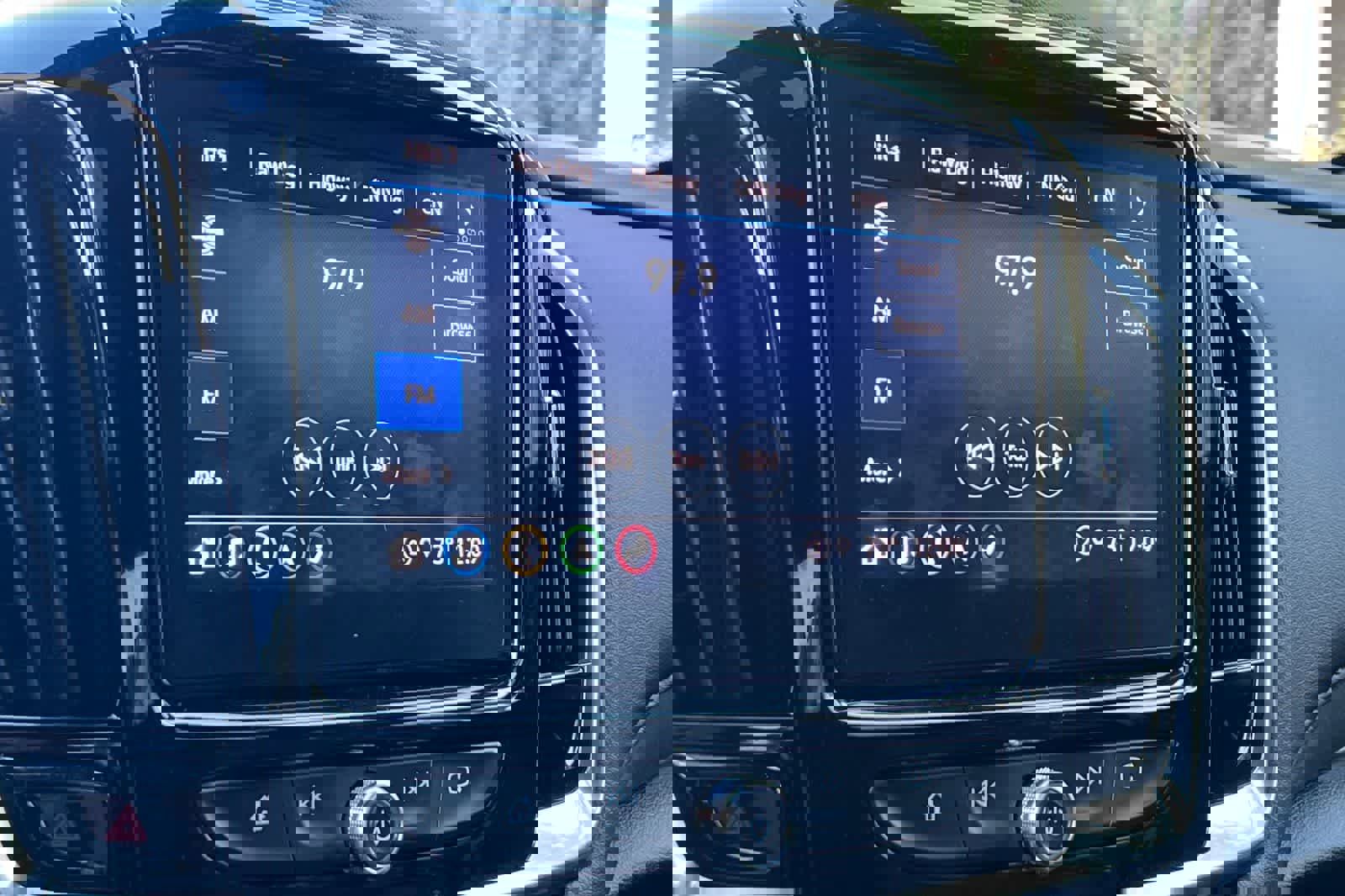 Used 2023 Chevrolet Traverse High Country image 22